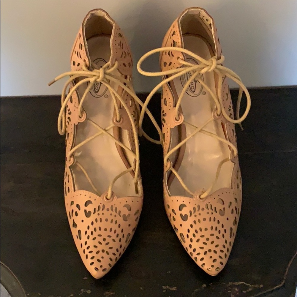 High heels - Picture 2 of 3